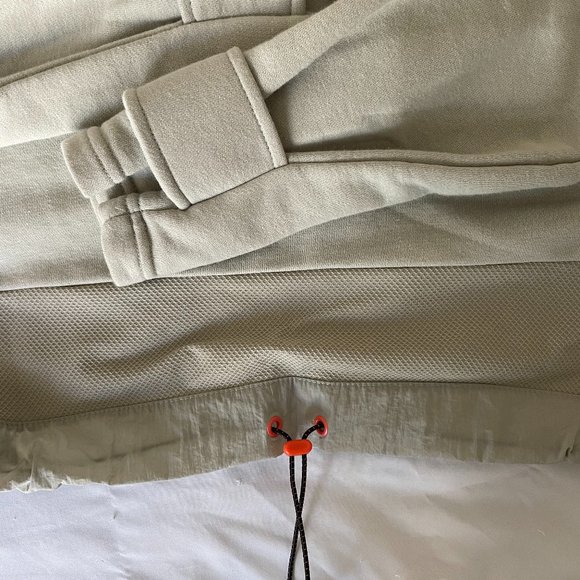 New Balance Cropped Hoodie Sweater - Picture 3 of 4